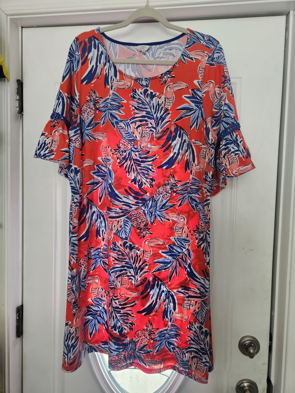 crown & ivy Coral Tropical Print Shift Dress with Blue Leaves